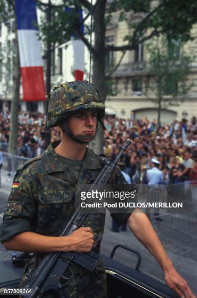 Eurocorps au defile du 14 Juillet sur les Champs-Elysees le 14 juillet 1994 a Paris, France.