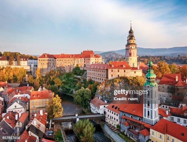 view of old town cesky krumlov - campanario torre imagens e fotografias de stock