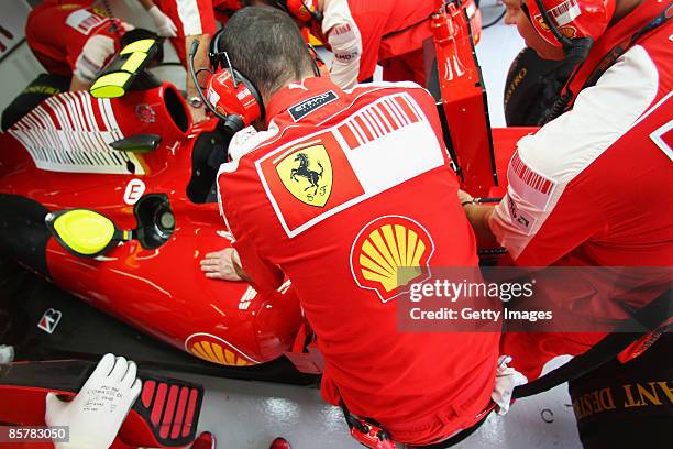 Shell Engineers Photos and Premium High Res Pictures - Getty Images