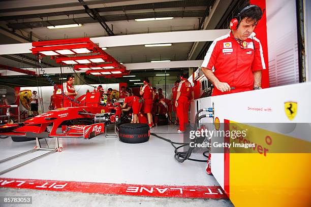 Shell Engineers Photos and Premium High Res Pictures - Getty Images