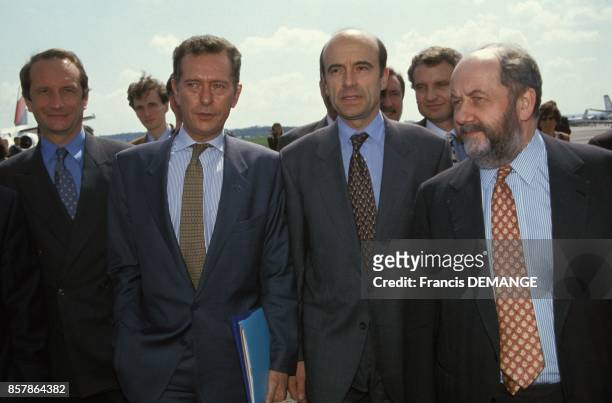 Gerard Longuet, Dominique Baudis, Alain Juppe et Andre Rossinot en tournee pour les elections europeennes le 22 avril 1994 en France.