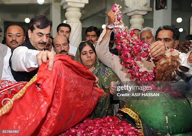 Yousuf Rind 473 Bhutto Family Mausoleum Stock Photos, High-Res Pictures, and Images ...
