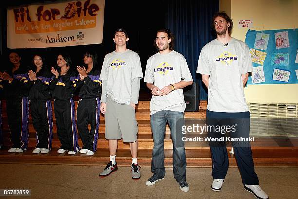 Luke Walton, Sasha Vujacic and Pau Gasol of the Los Angeles Lakers and the Laker Girls participate in Anthem Blue Cross's "Fit for Life" nutrition...