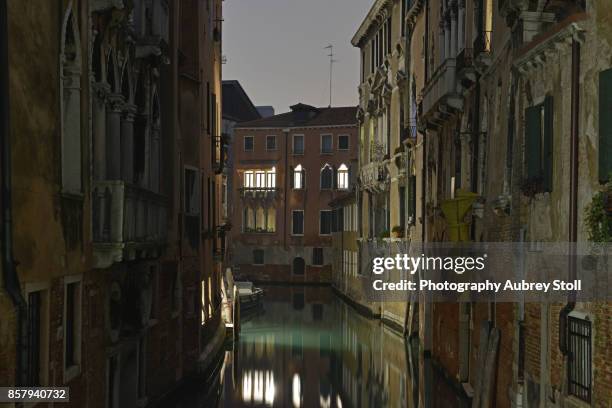 a quiet place in venice - venice italy night stock pictures, royalty-free photos & images