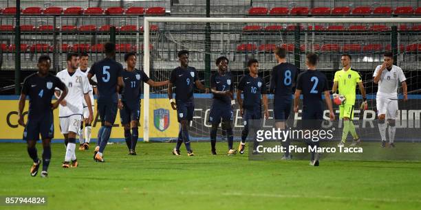 England Team celebrates a goal during the 8 Nations Tournament match between Italy U20 and England U20 on October 5, 2017 in Gorgonzola, Italy.