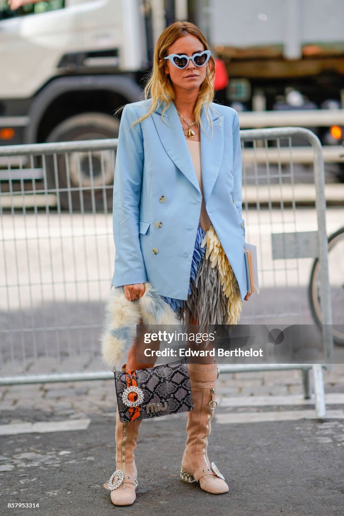 Street Style : Paris Fashion Week Womenswear Spring/Summer 2018 : Day Eight