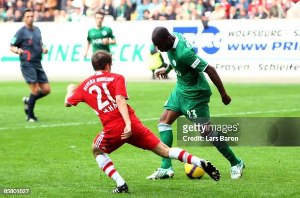 Grafite of Wolfsburg scores his team's fifth goal during the Bundesliga match between VfL Wolfsburg and FC Bayern Muenchen at the Volkswagen Arena on...
