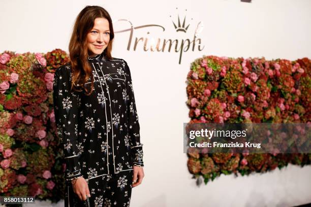 Hannah Herzsprung in in Erdem x H&M attends the Florale By Triumph Dinner Hosted By Julianne Moore at Altes Stadthaus on October 5, 2017 in Berlin,...