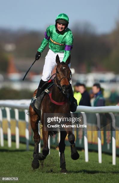 Mon Mome ridden by Liam Treadwell wins the John Smith's Grand National Steeple Chase Handicap at Aintree on April 4, 2009 in Liverpool, England.