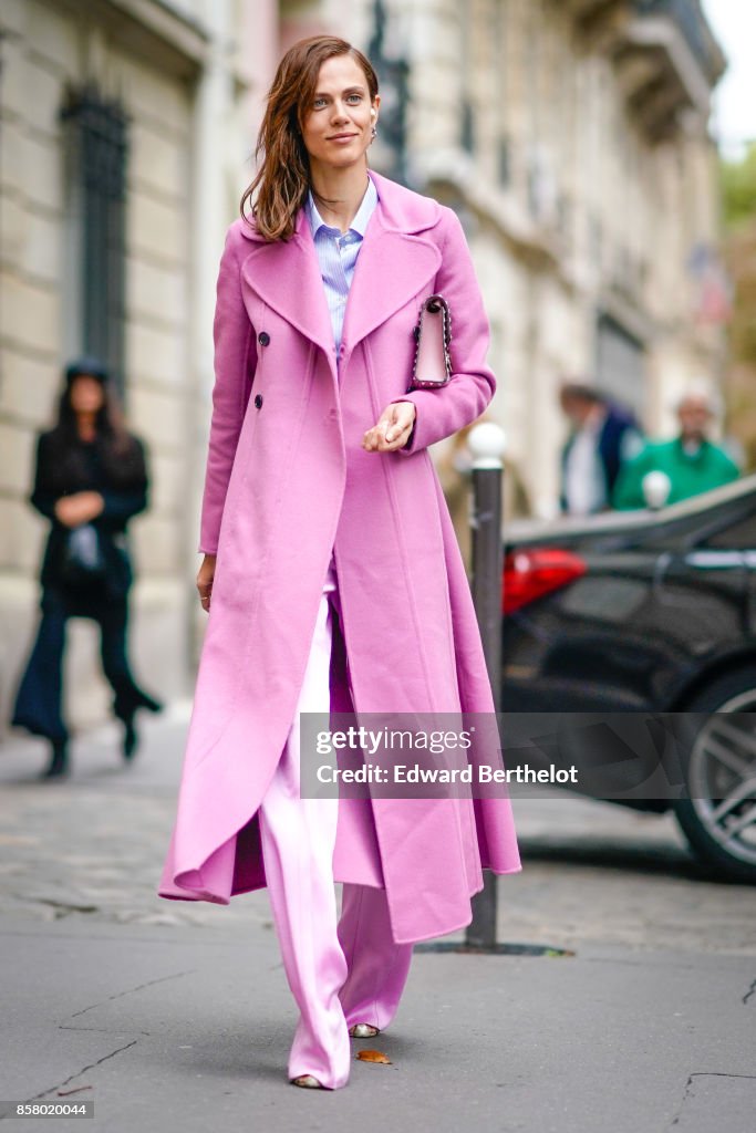 Street Style : Paris Fashion Week Womenswear Spring/Summer 2018 : Day Six