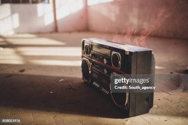 brodcasting - personal cassette player stockfoto's en -beelden