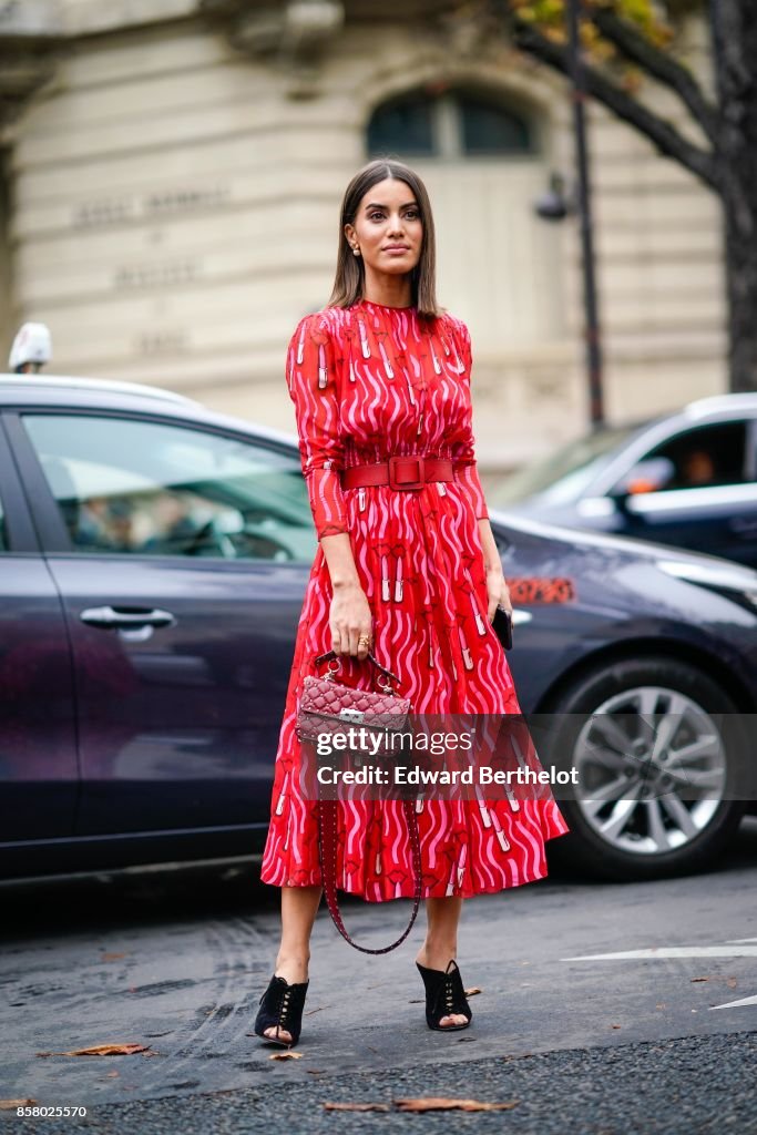 Street Style : Paris Fashion Week Womenswear Spring/Summer 2018 : Day Six