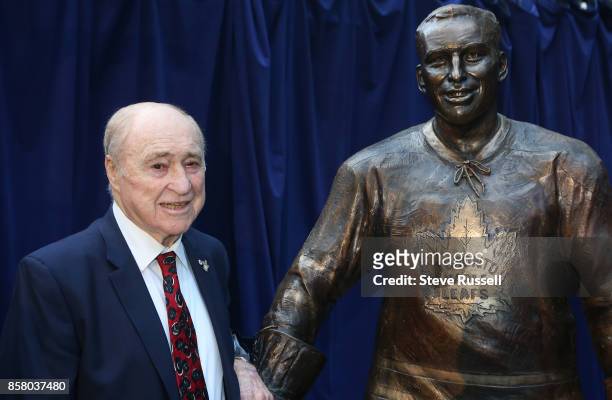 Red Kelly with his statue. The Toronto Maple Leafs unveil four new statues to Legends Row -- Wendel Clark, Frank Mahovlich, Red Kelly and Charlie...