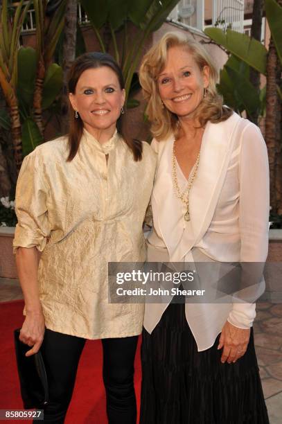 515 Ann Reinking Photos & High Res Pictures - Getty Images