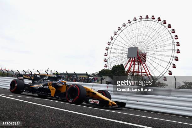 Jolyon Palmer of Great Britain driving the Renault Sport Formula One Team Renault RS17 on track during practice for the Formula One Grand Prix of...
