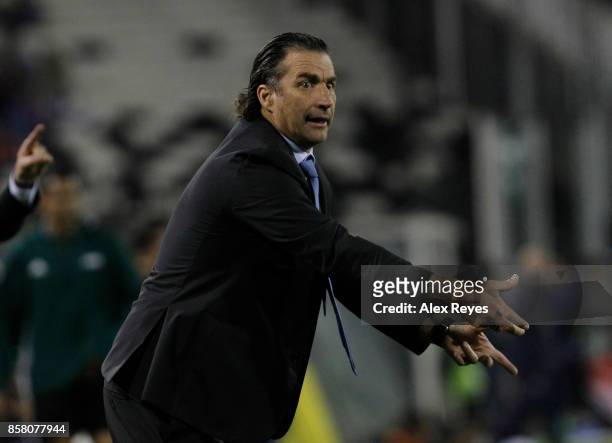 Juan Antonio Pizzi coach of Chile shouts intructions to his players during a match between Chile and Ecuador as part of FIFA 2018 World Cup...