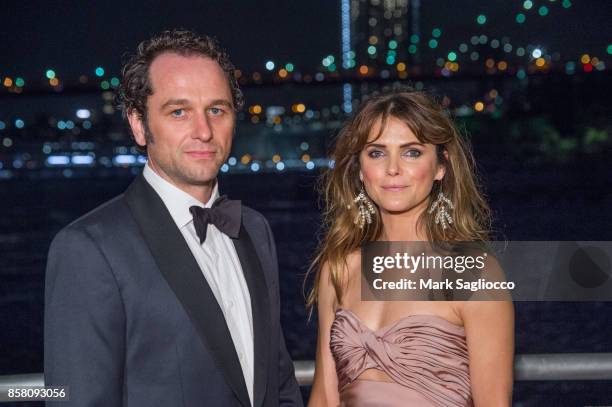 Actors Matthew Rhys and Keri Russell attend the 2017 Brooklyn Bridge Park Conservancy Brooklyn Black Tie Ball at Pier 2 at Brooklyn Bridge Park on...