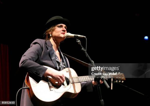 Madeleine Peyroux performs at the Hogg Memorial Auditorium on April 4, 2009 in Austin, Texas.
