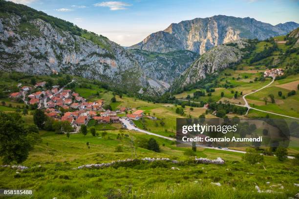 liebana valley cantabria spain - cantabria stockfoto's en -beelden