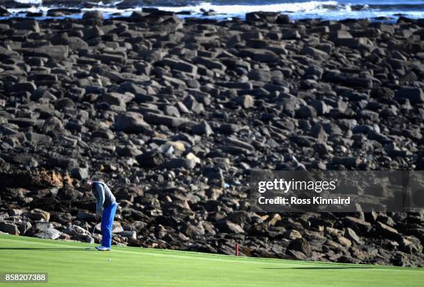 Musician, Tom Chaplin, putts on the 15th during day two of the 2017 Alfred Dunhill Championship at Kingsbarns on October 6, 2017 in St Andrews,...