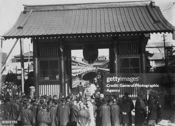 The opening ceremony of the new Kaminarimon gate in Asakusa, Tokyo, circa 1950. The gate leads to the Senso-ji Buddist temple.