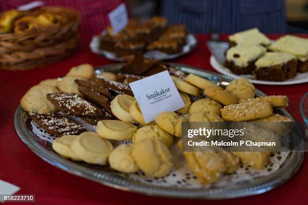 christmas in sweden - smakakor - cookie stock pictures, royalty-free photos & images