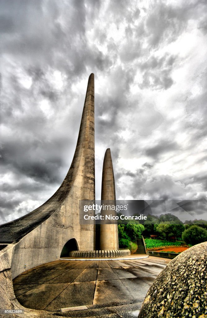 Monument 3