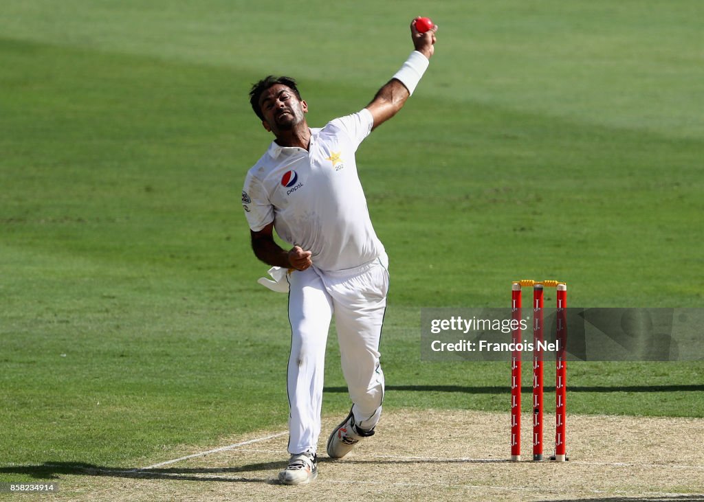 Pakistan v Sri Lanka - Day One