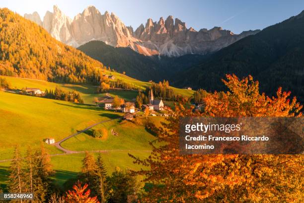 autumn in the dolomites alps - provence alpes cote dazur stock pictures, royalty-free photos & images