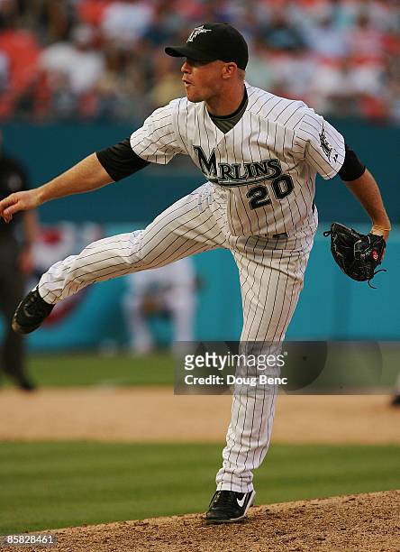Pitcher Logan Kensing of the Florida Marlins pitches against the Washington Nationals on opening day at Dolphin Stadium on April 6, 2009 in Miami,...