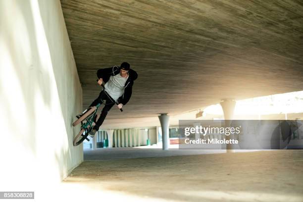 how he climbs the wall - x games stock pictures, royalty-free photos & images