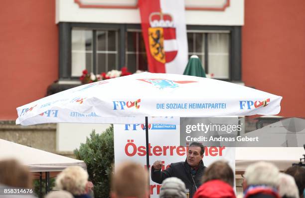 Heinz-Christian Strache of the right-wing Austria Freedom Party speaks to supporters at an election campaign rally on October 6, 2017 in Saalfelden,...