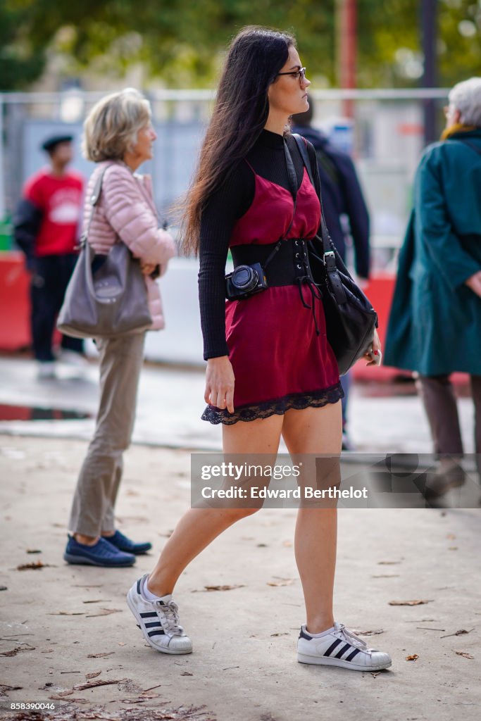 Street Style : Paris Fashion Week Womenswear Spring/Summer 2018 : Day Eight