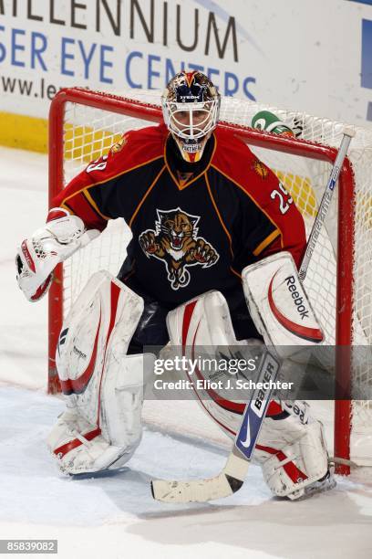 Goaltender Tomas Vokoun of the Florida Panthers defends the net against the Pittsburgh Penguins at the Bank Atlantic Center on April 5, 2009 in...