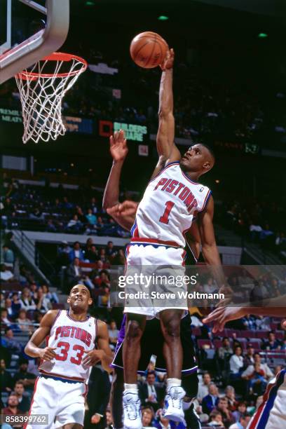 Lindsay Hunter of the Detroit Pistons dunks circa 1996 at the Palace of Auburn Hills in Auburn Hills, Michigan. NOTE TO USER: User expressly...