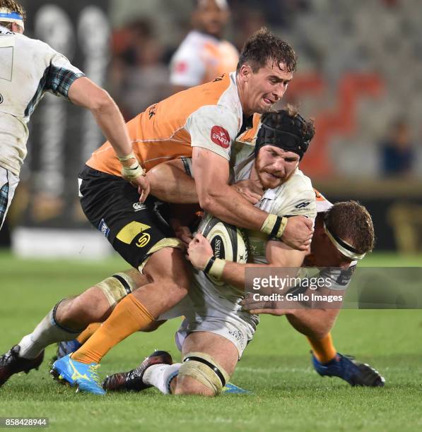 Henco Venter of the Toyota Cheetahs and Callum Gibbins of the Glasgow Warriors during the Guinness Pro14 match between Toyota Cheetahs and Glasgow...