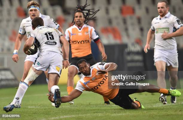 Ruaridh Jackson of the Glasgow Warriors and Sergeal Petersen of the Toyota Cheetahs during the Guinness Pro14 match between Toyota Cheetahs and...