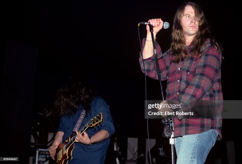 L-R. Gary Lee Conner, Mark Lanegan performing with Screaming Trees at...  News Photo - Getty Images