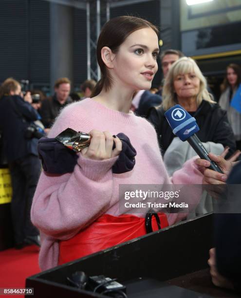 Emilia Schuele attends the premiere of 'Simpel' at Film Festival Hamburg on October 6, 2017 in Hamburg, Germany.