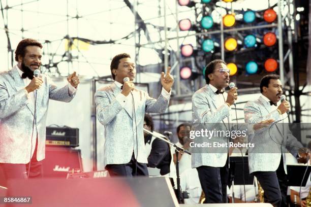Photo of LIVE AID and Levi STUBBS and Lawrence PAYTON and FOUR TOPS and Abdul FAKIR and Renaldo BENSON, L-R: Levi Stubbs, Renaldo 'Obie' Benson,...