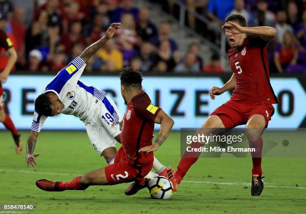 Alberto Quintero of Panama fights for the ball with Matt Besler and DeAndre Yedlin of United States during the 2018 FIFA World Cup Qualifying match...