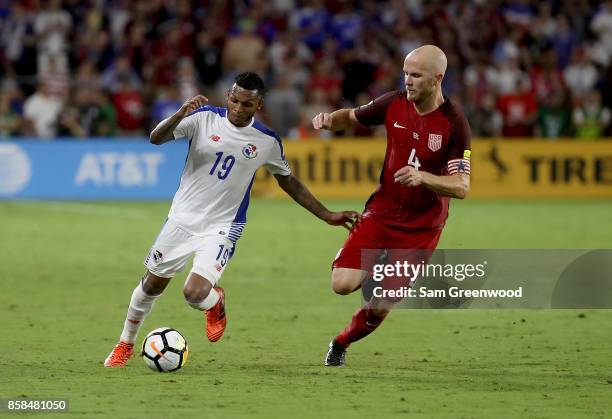 Alberto Quintero of Panama drives against Michael Bradley of the United States during the final round qualifying match for the 2018 FIFA World Cup at...