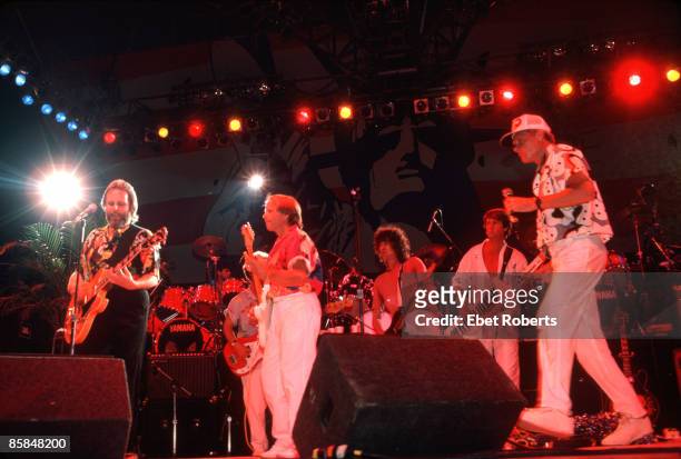 Photo of Jimmy PAGE and BEACH BOYS and Brian WILSON, L-R: Carl Wilson, Al Jardine, Jimmy Page , Brian Wilson, Mike Love