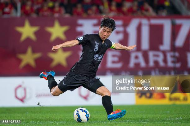 Seongnam FC midfielder Kim Doheon in action during the AFC Champions League 2015 2nd Leg match between Guangzhou Evergrande and Seongnam FC on May...