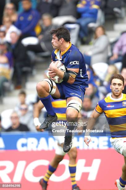 Dillon Hunt of Otago takes the high ball during the round eight Mitre 10 cup match between Otago and Bay of Plenty at Forsyth Barr Stadium on October...