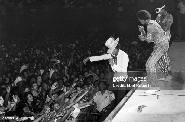 Michael JACKSON and JACKSONS and JACKSON FIVE and Randy JACKSON and Jackie JACKSON; L-R: Michael Jackson, Jackie Jackson, Randy Jackson performing...