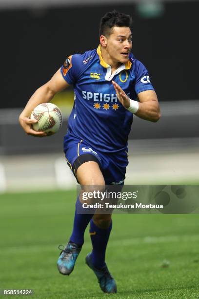 Patelesio Tomkinson of Otago makes a break during the round eight Mitre 10 cup match between Otago and Bay of Plenty at Forsyth Barr Stadium on...