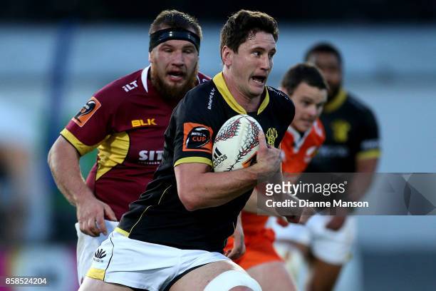 Will Mangos of Wellington runs the ball during the round eight Mitre 10 Cup match between Southland and Wellington at Rugby Park Stadium on October...
