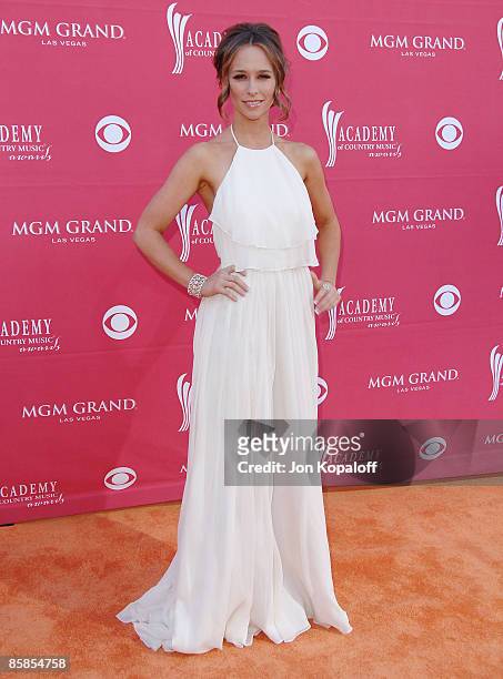 Actress Jennifer Love Hewitt arrives at the 44th Annual Academy of Country Music Awards Arrivals at the MGM Grand Arena on April 5, 2009 in Las...