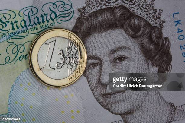 Symbol photo on the subject Brexit, European Union, Great Britain, etc. The picture shows a British pound banknote with the portrait of Queen...